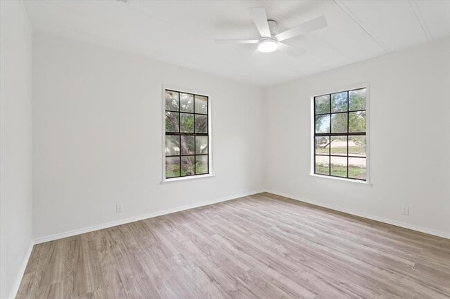 Foto del edificio - 23393 Nameless Rd