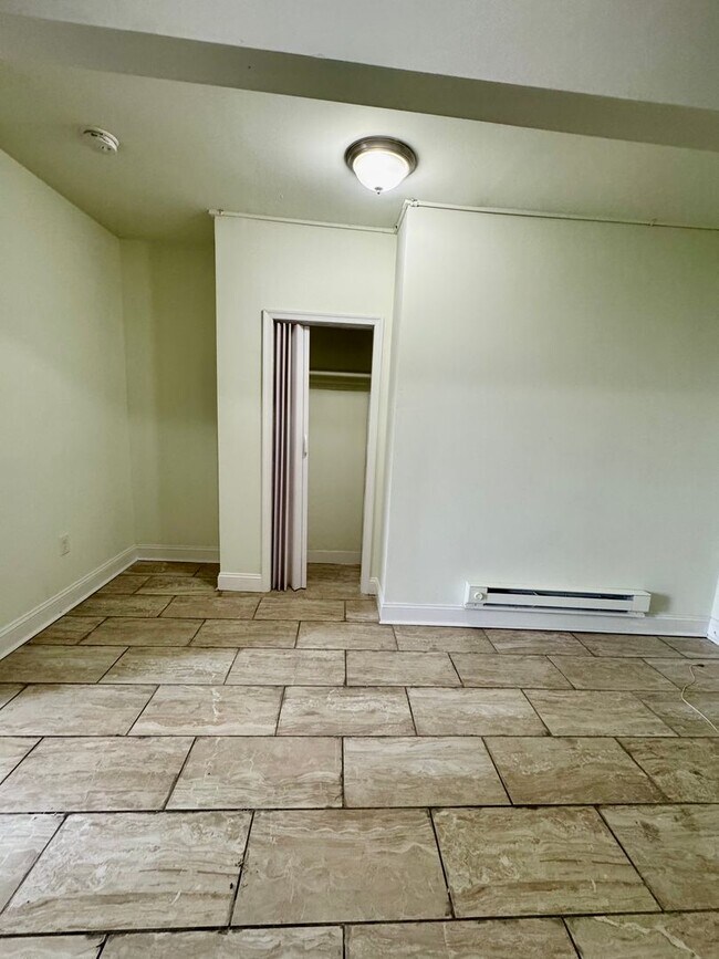Foto del edificio - 1659 N 56th St