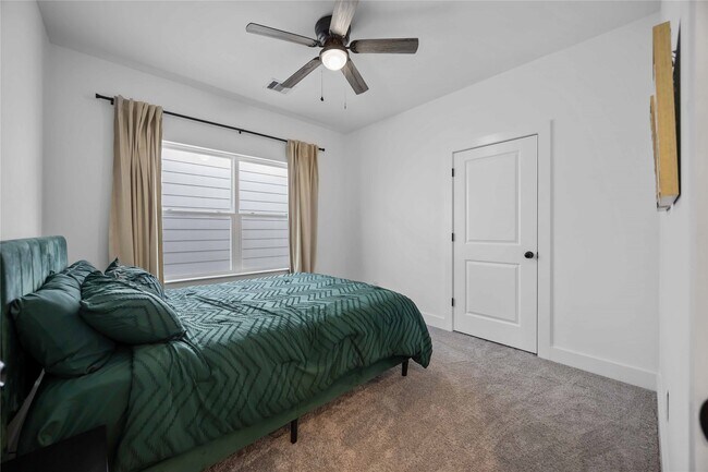 Foto del edificio - 5702 Breland St