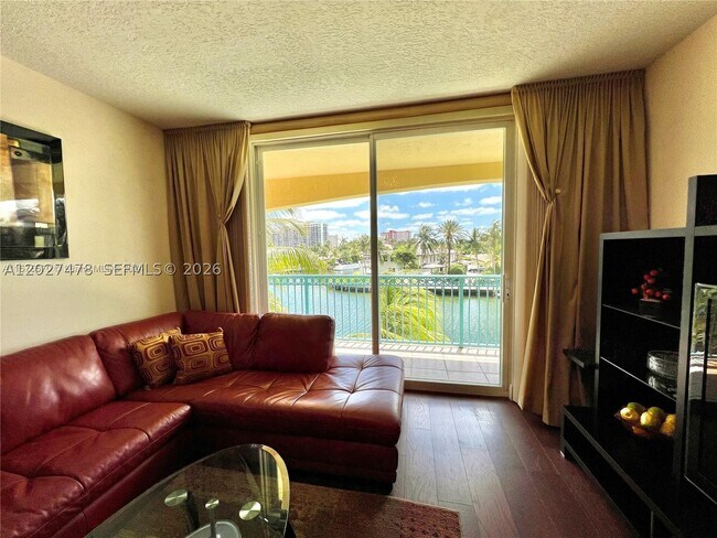 Foto del edificio - 201 Golden Isles Dr