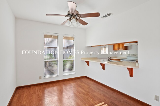 Foto del edificio - 158 Roundtree Blvd
