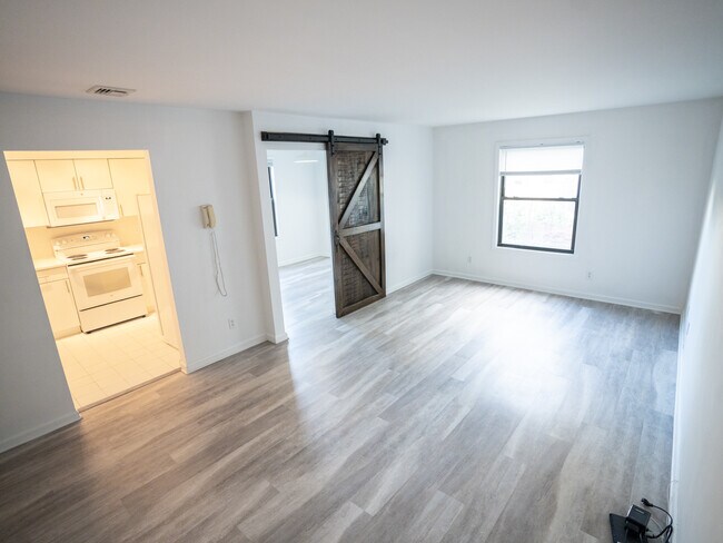 Building Photo - 22 69th St
