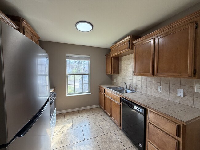 Building Photo - 2415 Laurel St