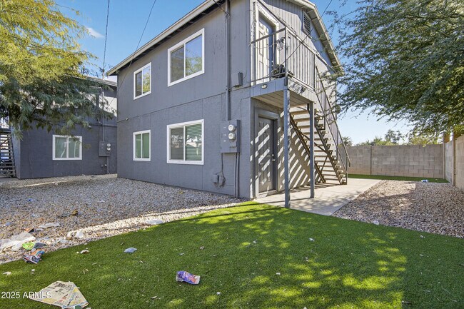 Foto del edificio - 1110 N 10th St