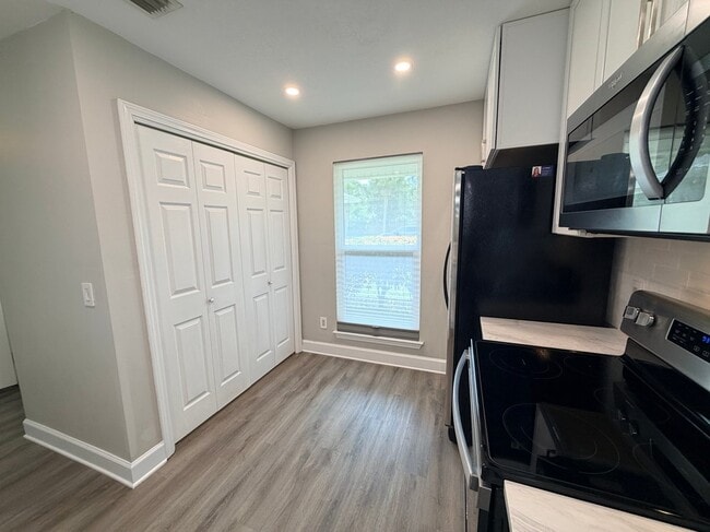 Building Photo - 7738 Lola Cir