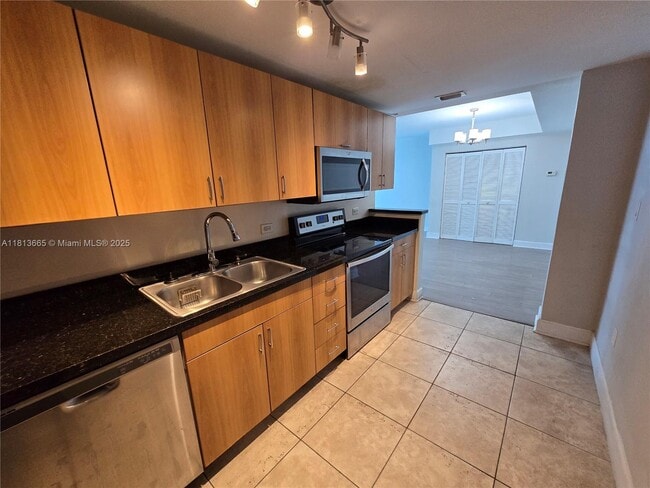 Building Photo - 7501 E Treasure Dr