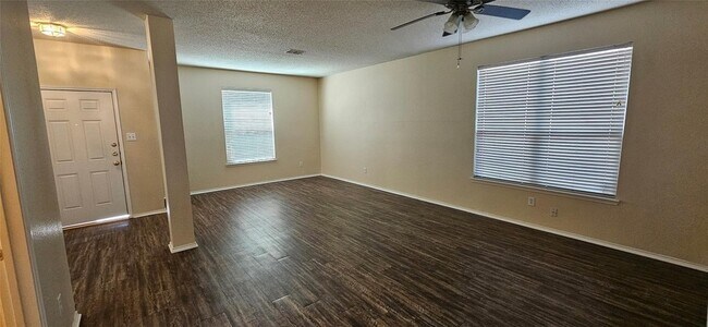 Foto del edificio - 2820 Deer Ridge Dr