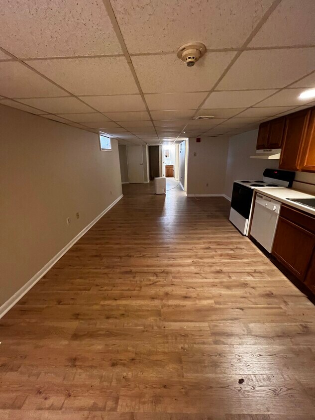 56 E Oakland Ave Unit Apt 9, Doylestown, PA 18901 Apartments in