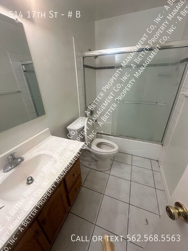Building Photo - LARGE BACK UNIT W/PATIO - Plank Floors in ...