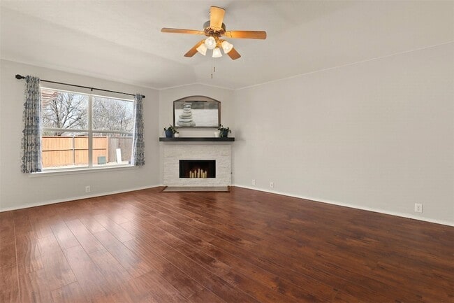 Building Photo - 2201 Tailburton Ct