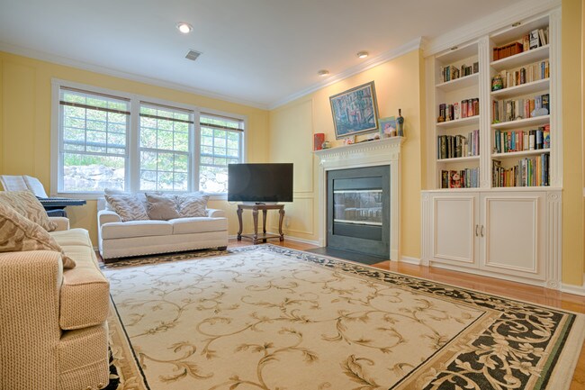 Foto del edificio - 219 Woodlands Dr