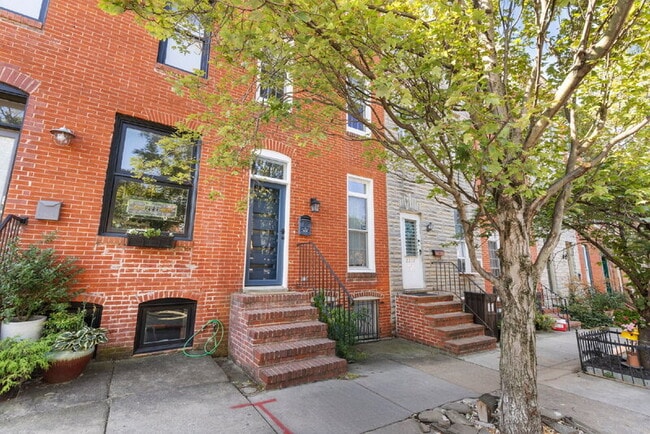Photo - 2219 Bank St Townhome