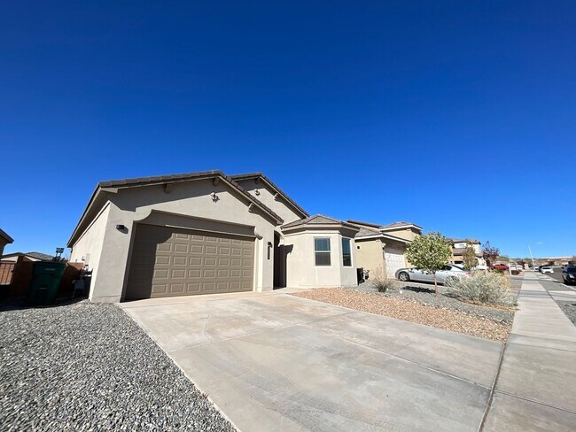 Foto del edificio - 3 Bedroom Single Story Home Available Near...