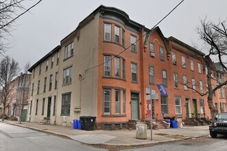 Building Photo - 208 Hamilton St
