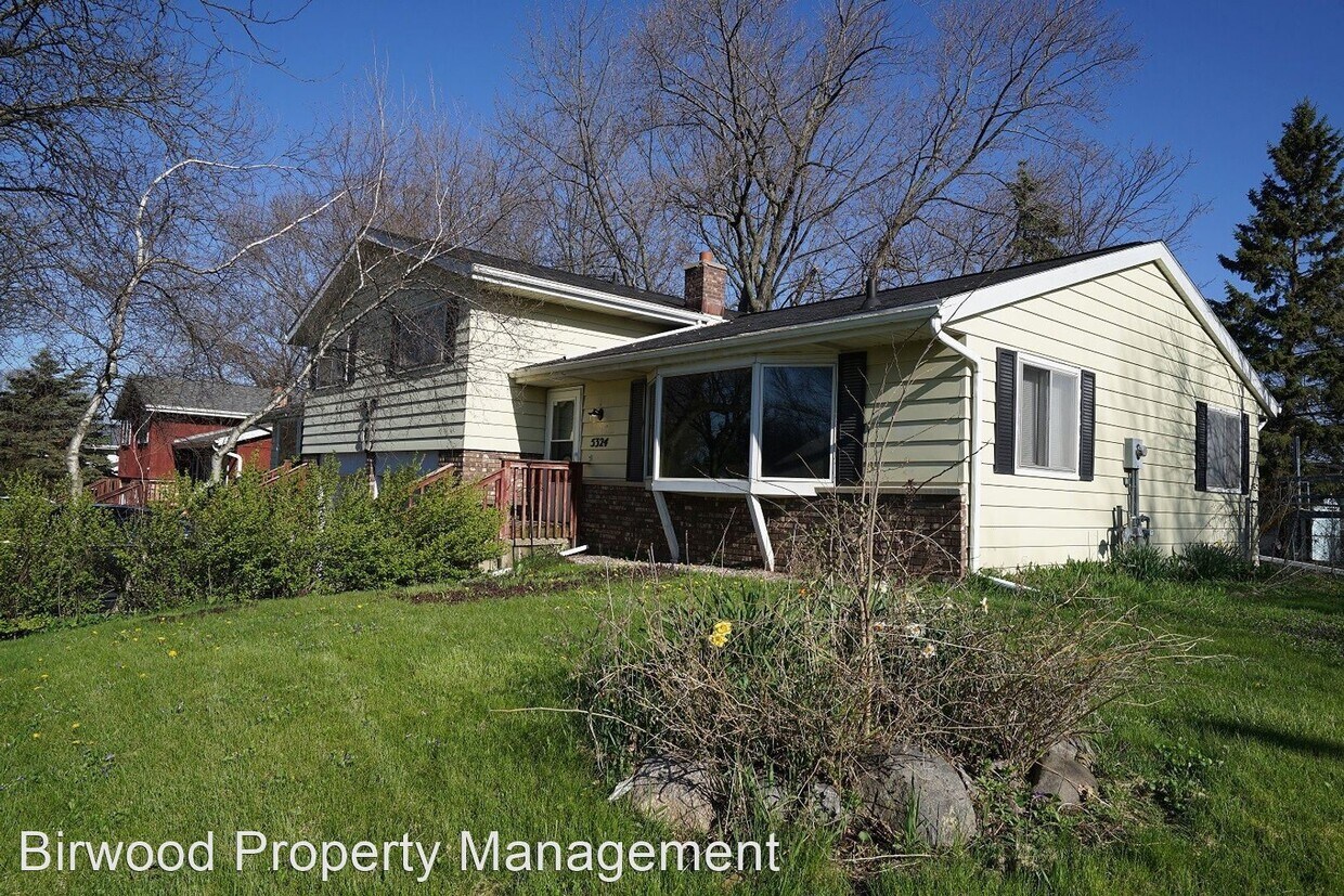 Primary Photo - 5322 Milwaukee St