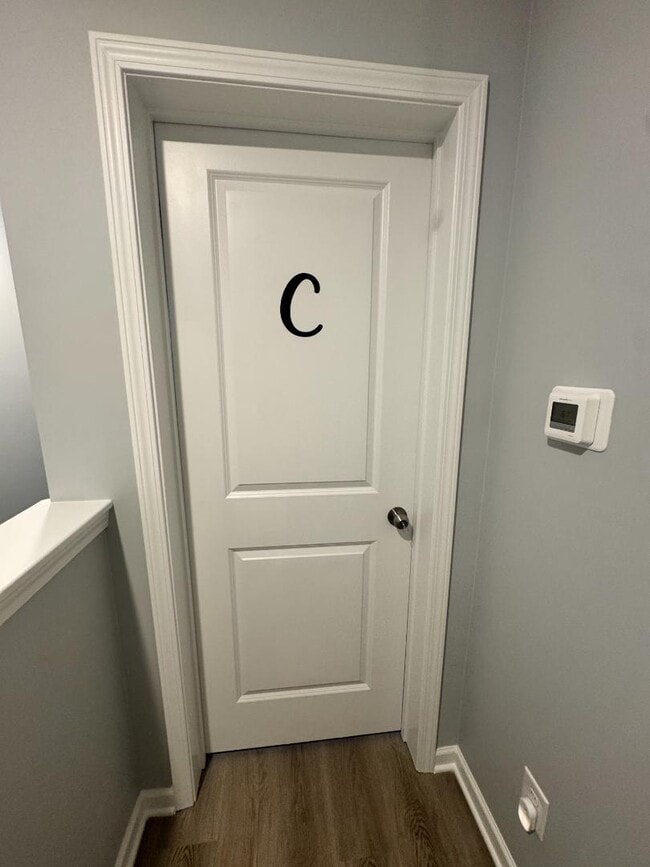 Building Photo - 2611 Carsten Ave