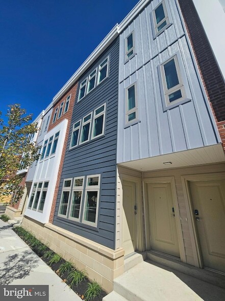Building Photo - 200 Hamilton Ave