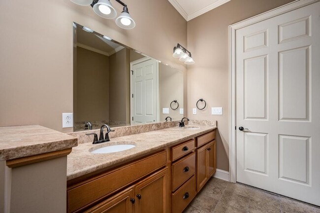 Bathroom - The Gateway Village