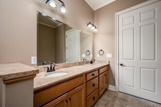 Bathroom - The Gateway Village
