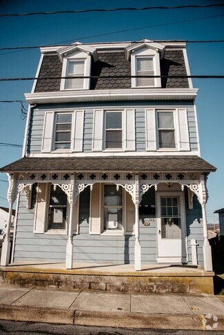 Building Photo - 166 Nissley St