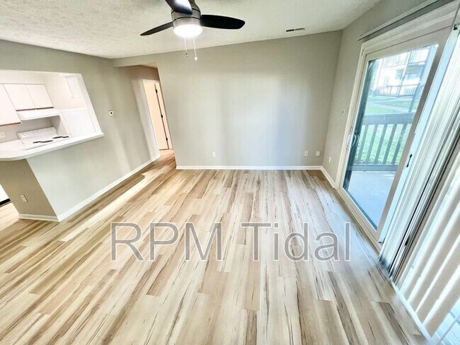 Building Photo - 302 Wells Ct