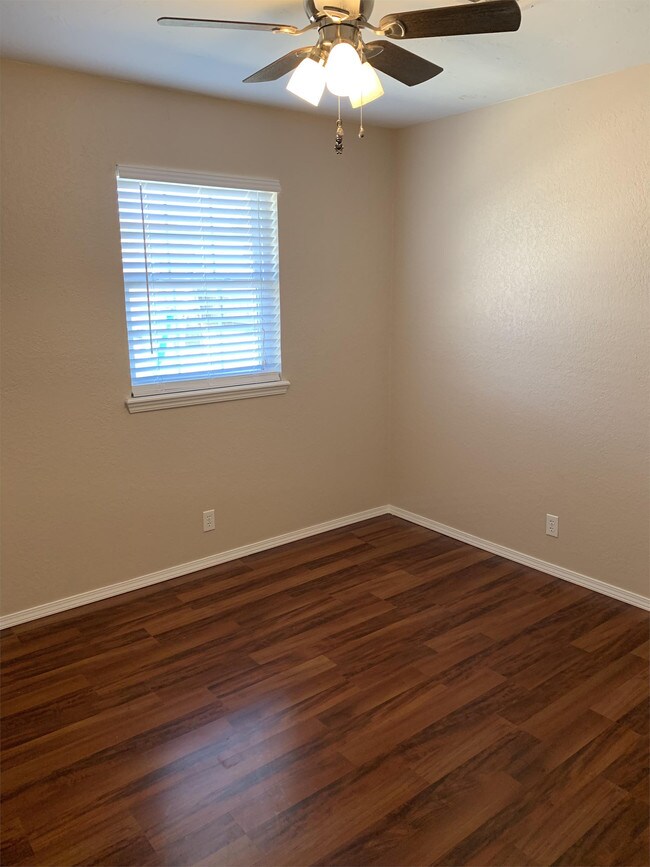 Building Photo - 1138 S Highland Dr