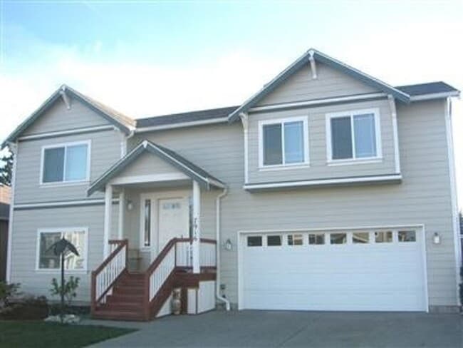 Building Photo - 4 Bedroom Single Family Home in Spanaway