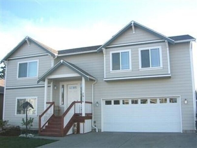 Foto del edificio - 4 Bedroom Single Family Home in Spanaway