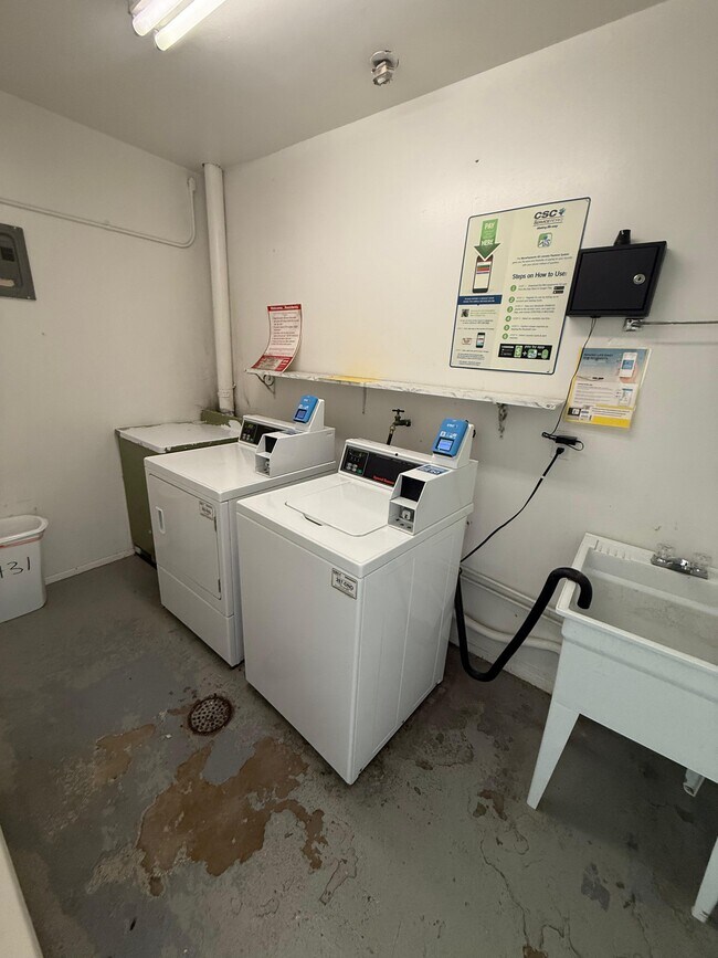 Foto del edificio - 7431 Hazelcrest Dr