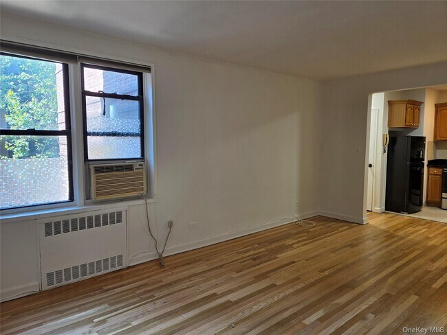 Foto del edificio - 99-63 66th Ave
