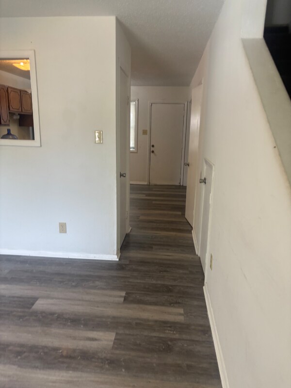 Foto del edificio - 319 S Bailey St