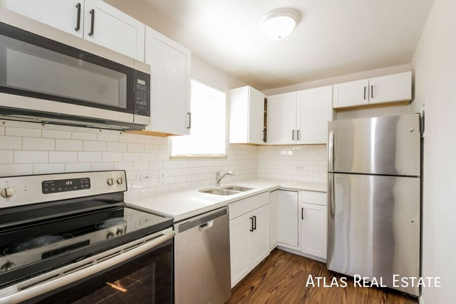 Foto principal - 4991 Lowell Blvd