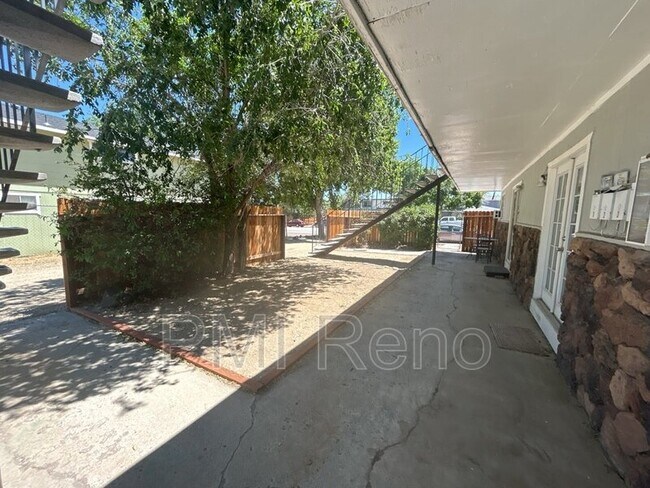 Foto del edificio - 1416 North Edmonds Drive