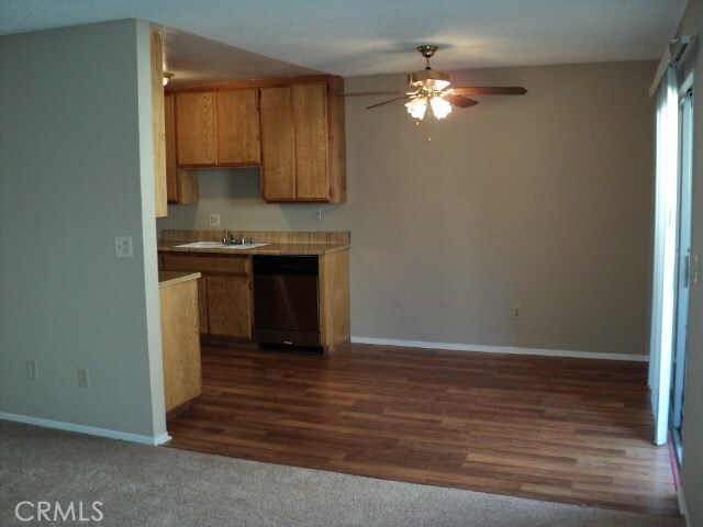 Foto del edificio - 23605 Golden Springs Dr