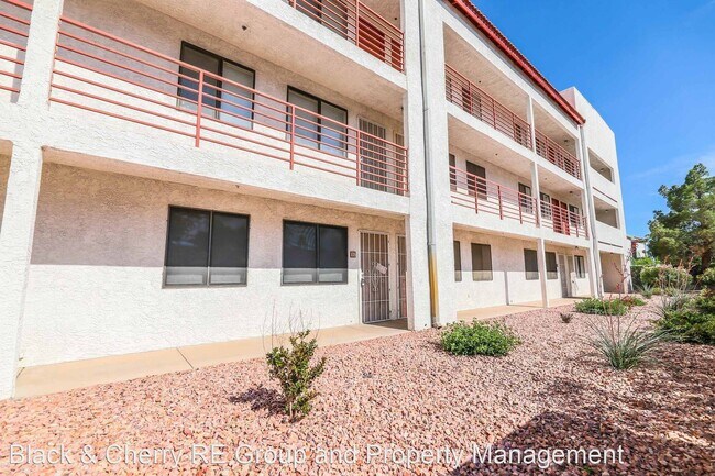 Foto del edificio - 1 br, 1 bath House - 1361 E University Ave...