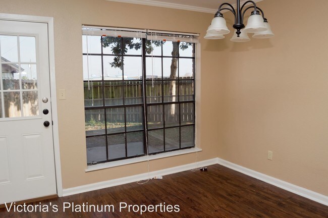 Building Photo - 2 br, 1.5 bath Apartment - 102 Maplewood