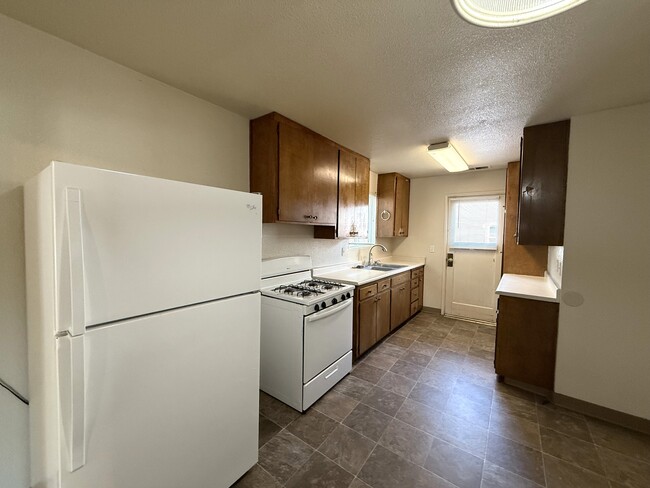 Building Photo - 1205 Warner St