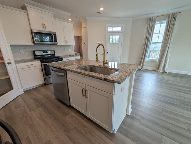Building Photo - Modern Corner Lot Townhome located in the Ivy Ridge Community in South Carolina !