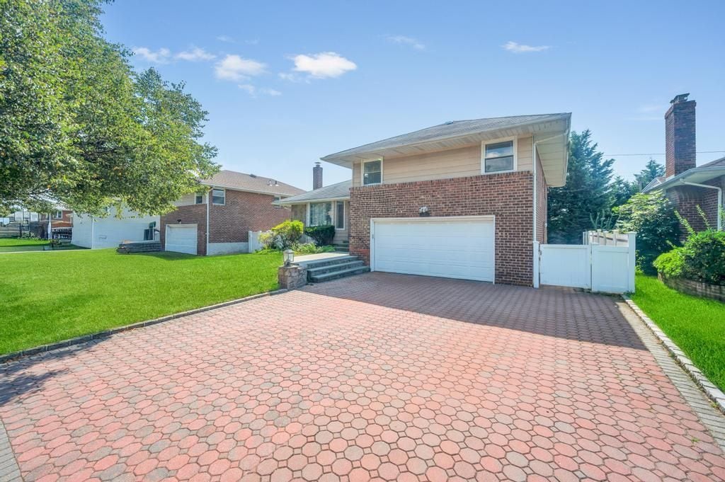 Primary Photo - 51 Bellwood Dr