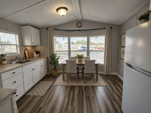 Foto del edificio - 8750 Symmes Rd