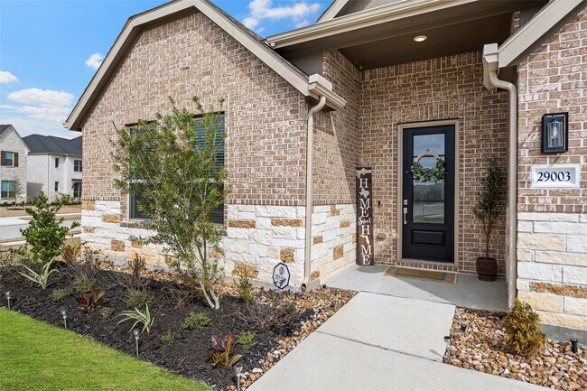 Foto del edificio - 29003 Spicewood Vly Dr