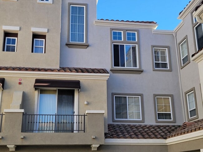 Foto del edificio - 2 BD/2 BATH