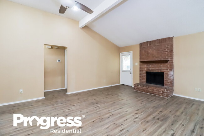 Building Photo - 425 Allencrest Dr