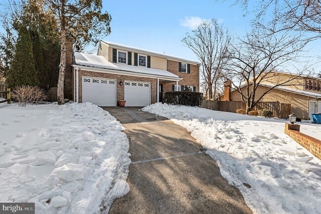 Building Photo - 8519 Electric Ave