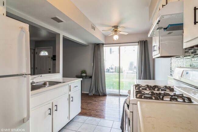 Foto del edificio - 329 David Ct