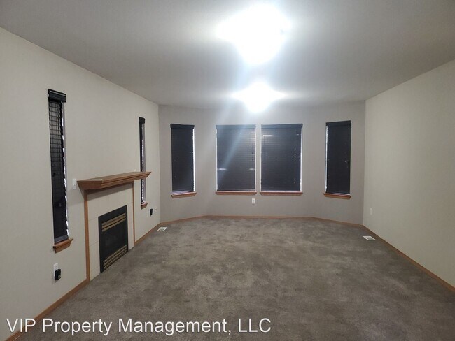 Building Photo - 4 br, 2.5 bath House - 3104 N. 8th Street