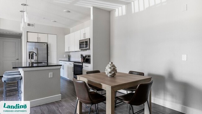 Building Photo - 729 Junction Dr