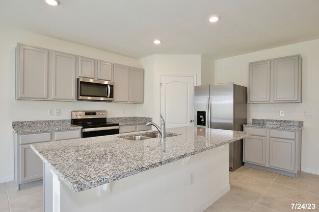 Foto del edificio - Brand New - Gorgeous 5/3 Spacious Home with a Loft Area and a 2 Car Garage in the Eastgrove Commu...