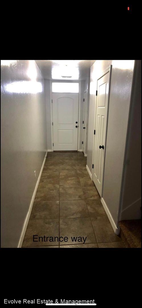 Foto del edificio - 3 br, 2.5 bath House - 585 N 2425 W