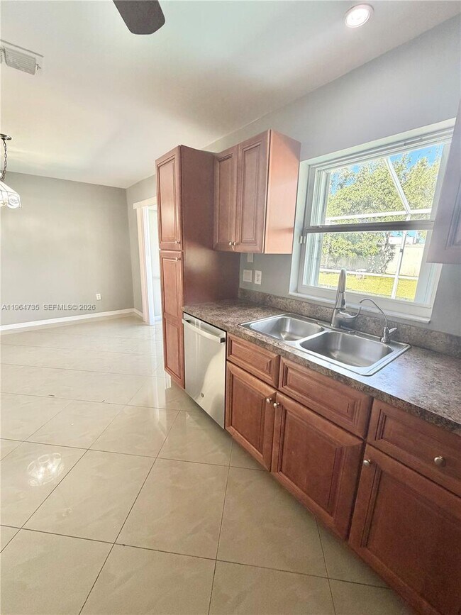 Foto del edificio - 15561 Spring Line Ln